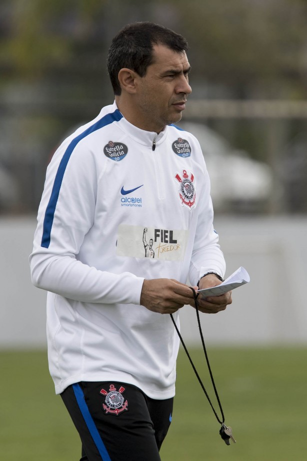 Fábio Carille no treino da manhã de sábado