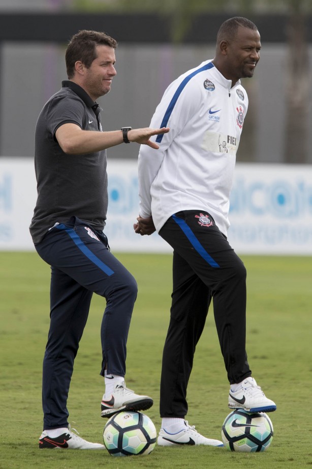 Osmar Loss e Fabinho no treino dessa manhã no CT Joaquim Grava
