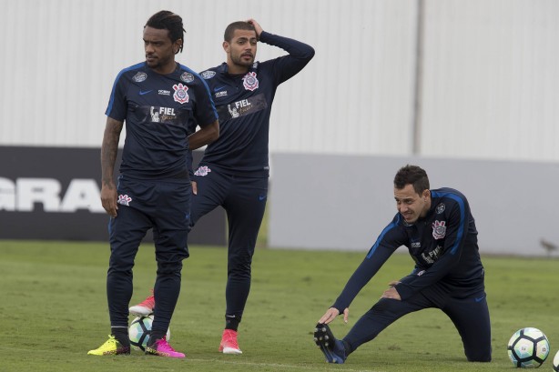 Paulo Roberto, Clayton e Rodriguinho no último treino antes de encarar o Vitória
