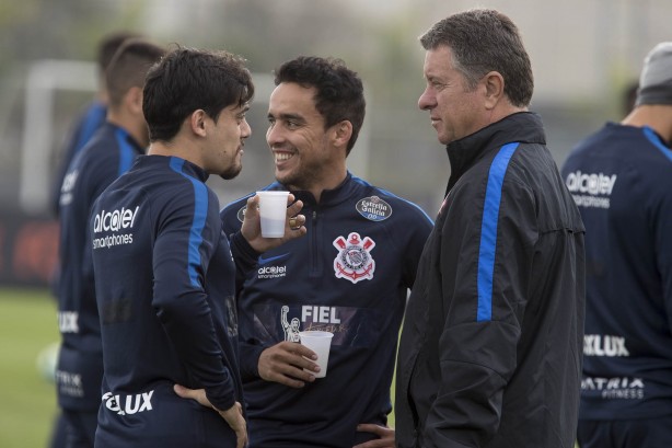 Walmir Cruz, Fagner e Jadson no último treino antes de encarar o Vitória
