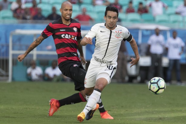 Jadson passou em branco contra o Vitória, na Fonte Nova