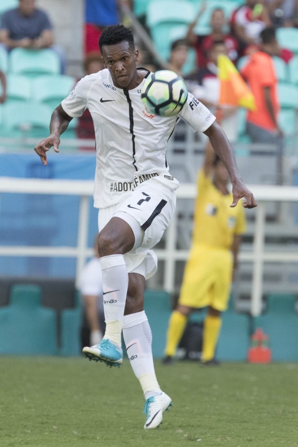Jô brilho mais uma vez contra o Vitória pelo Brasileirão