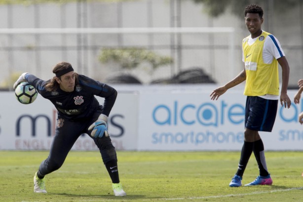 Titular, Cssio tambm participou do treino com bola