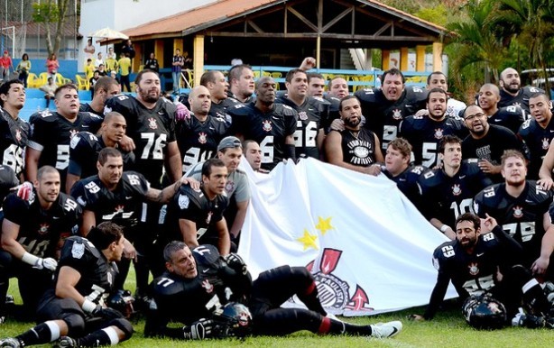 Corinthians também faz sucesso com a bola oval