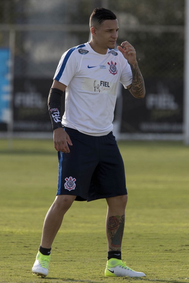 Considerado titular, Guilherme Arana esteve presente em campo