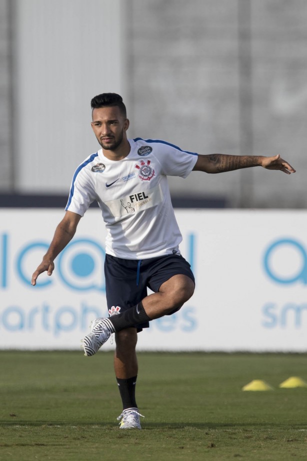 Novo reforço do Timão, o atacante Clayson participou do treino
