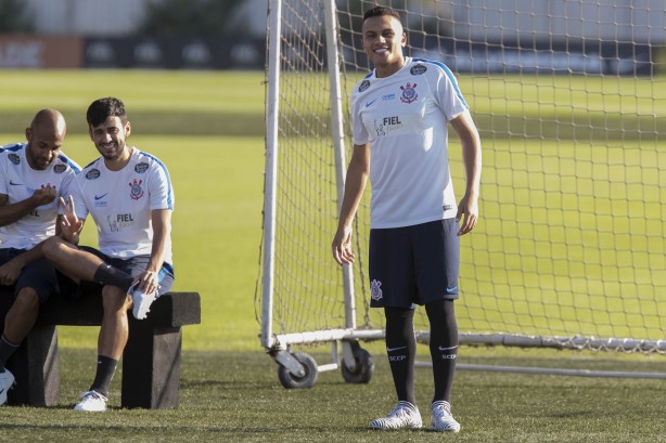 Os jogadores posaram para a cmera durante o treinamento