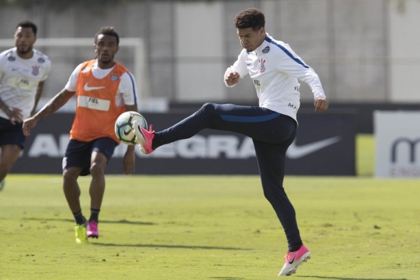 Marquinho Gabriel, Paulo Roberto e kazim no treino da manhã após vitória no Brasileirão