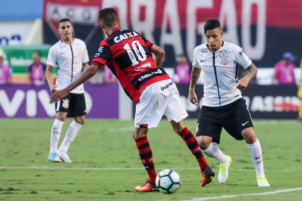 Arana em partida contra o Atlético-GO