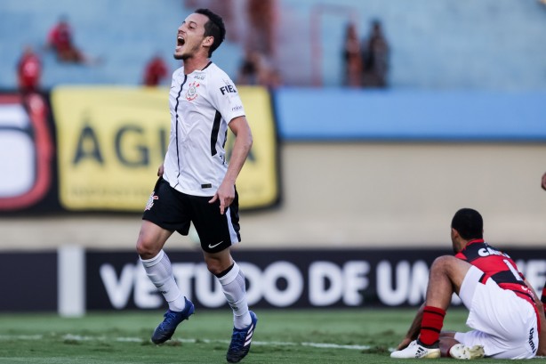 Rodriguinho em êxtase pelo marcado contra o Atlético-Go