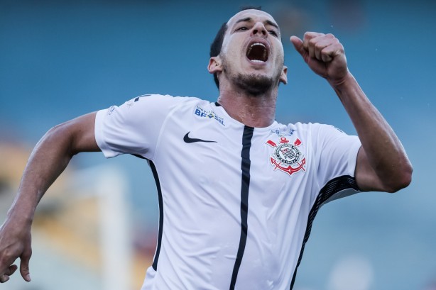 Rodriguinho foi o autor do único gol marcado contra o Atlético-Go, no Serra Dourada