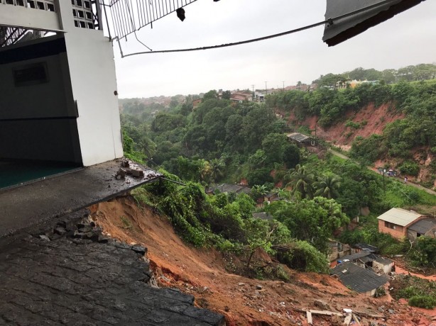 Temporal causou deslizamentos de barreira em Macei; cinco corpos foram encontrados