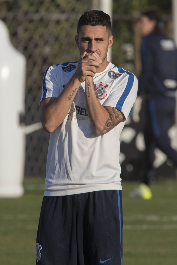 O volante Gabriel apareceu entre os titulares do Timão