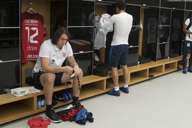 Cássio no vestiário da Arena antes do jogo contra o Santos, pelo Campeonato Brasileiro