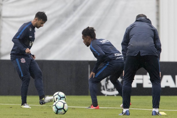 Camacho e Paulo Roberto em combate no treino de hoje