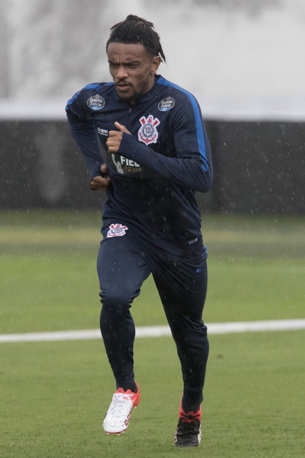 Paulo Roberto no treino dessa segunda, no CT Joaquim Grava