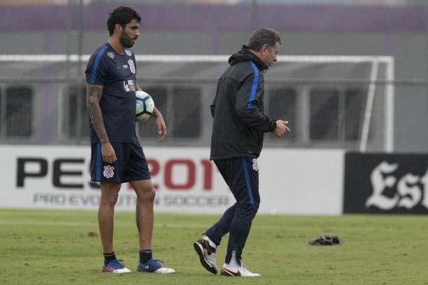 Vilson treina no CT Joaquim Grava