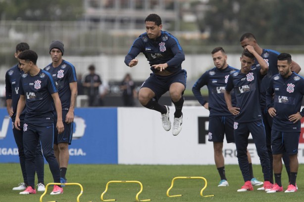 Jogadores fazem último treino antes de encarar o Vasco, no Rio de Janeiro