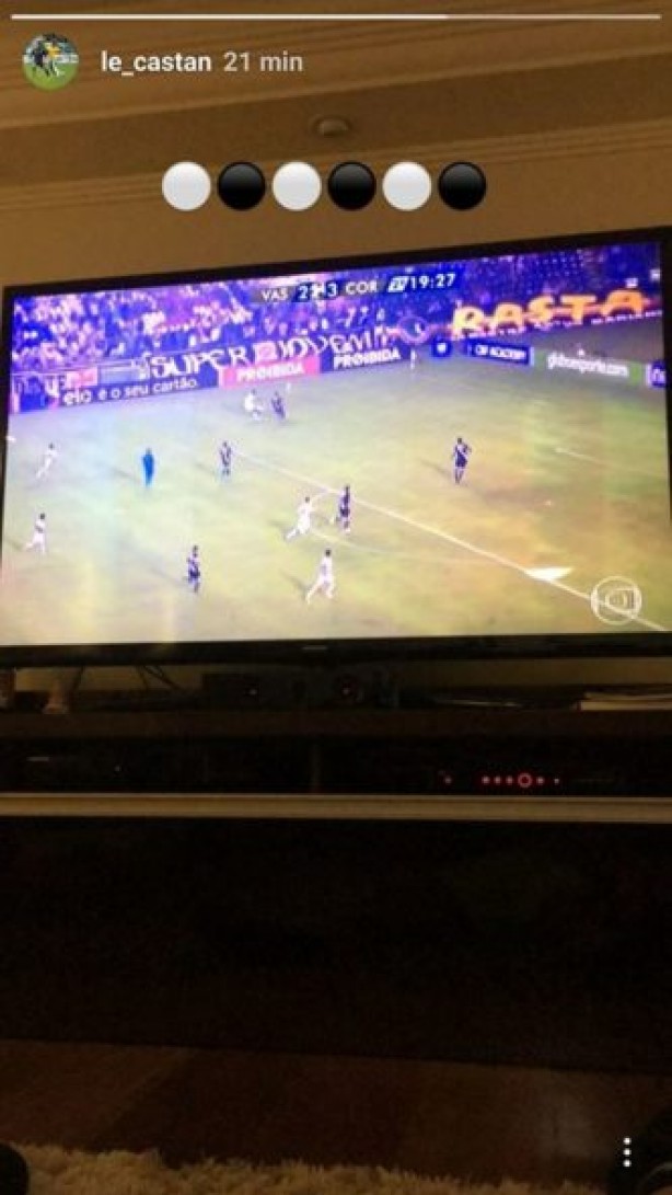 Defensor publicou uma foto enquanto acompanhava o Corinthians