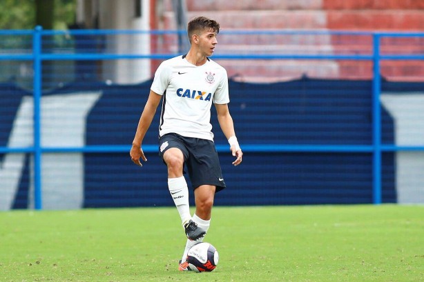 Deverlan em ação no Paulista Sub-17, único torneio disputado pelo time no momento