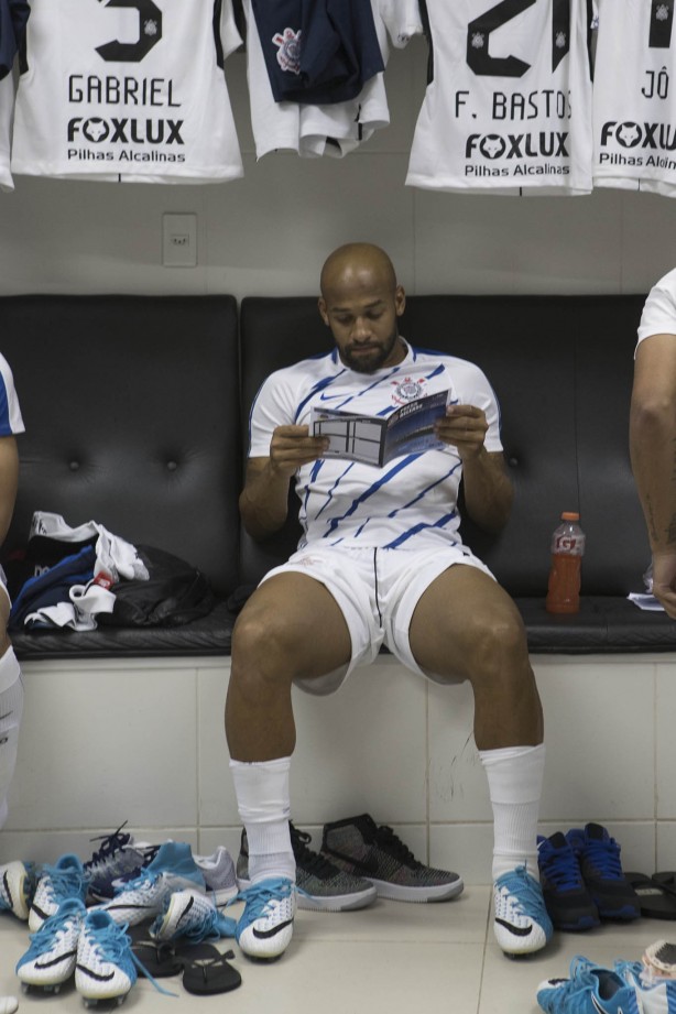 Fellipe Bastos no vestiário antes da partida contra o Vasco, pelo Brasileirão