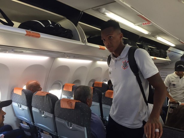 Jô volta do Rio com mais um gol na bagagem