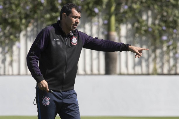 Durante o treino, Carille esboçou uma equipe titular para o Majestoso