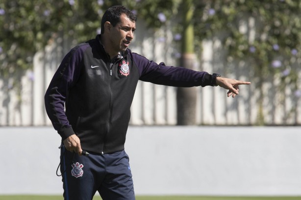 Durante o treino, Carille esboou uma equipe titular para o Majestoso