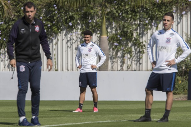 Na manhã deste sábado, o elenco do Timão realizou treinamento tático