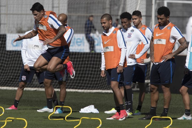 O treino, realizado no CT Joaquim Grava, foi ltimo antes do clssico contra o So Paulo