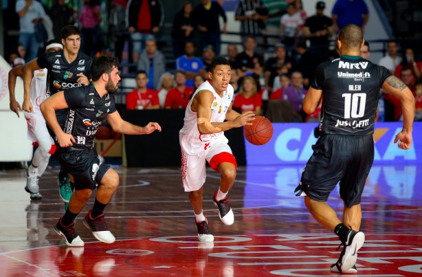 Bauru bateu o Paulistano e obrigou uma quinto jogo para decidir o campeão