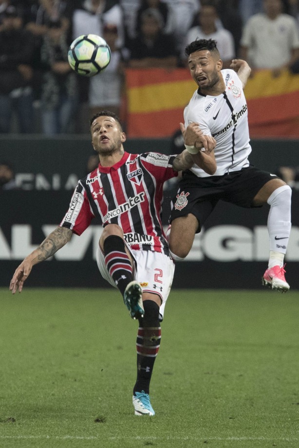 Clayson também participou da vitória por 3 a 2 sobre o São Paulo
