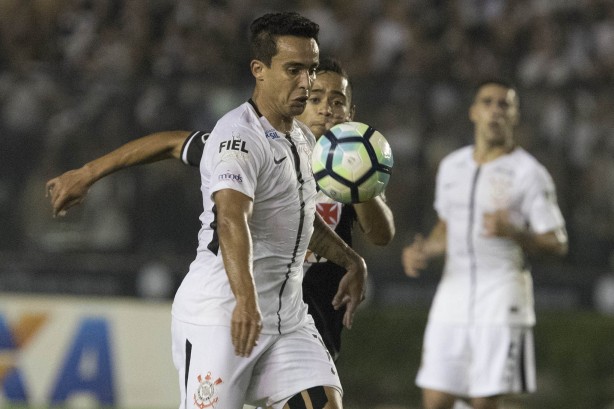 Jadson atuando contra o Vasco, pelo Brasileirão