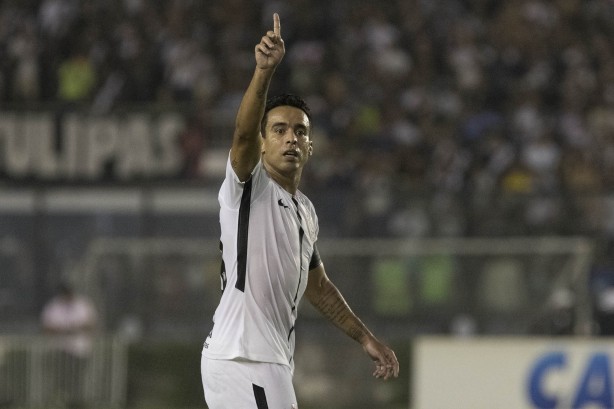 Jadson atuando contra o Vasco, pelo Brasileirão