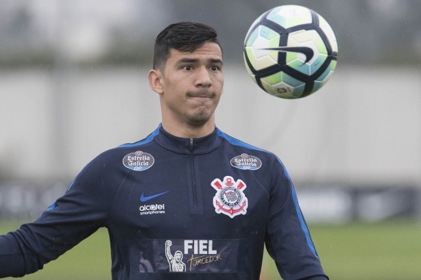 Balbuena treina para encarar o Cruzeiro, pelo Brasileirão