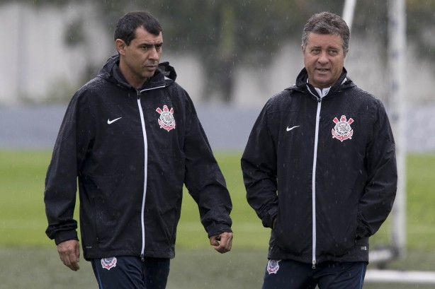 Carille e Walmir Cruz no treino de terça no CT
