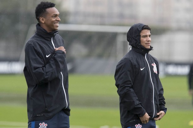 Jô e Giovanni Augusto treinaram normalmente no CT