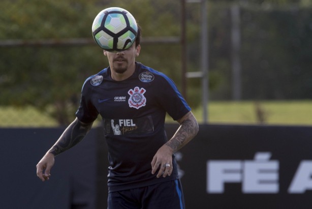 Na tarde desta sexta, o Corinthians realizou treinamento ttico