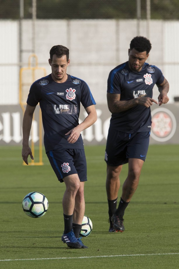 Tanto Fagner quanto Rodriguinho seguem confirmados para o duelo contra o Coritiba