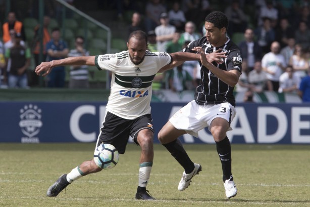 Pablo formou dupla de zaga com Balbuena e, mais uma vez, passou sem ser vazado contra o Coritiba
