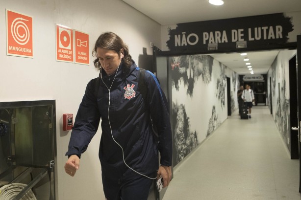 Cássio chega à Arena para mais um jogo pelo Brasileirão, o adversário é o Bahia
