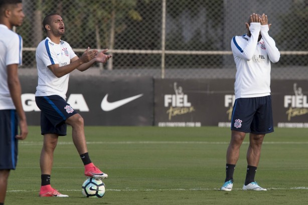 Clayton no CT durante o treino da tarde desta segunda-feira