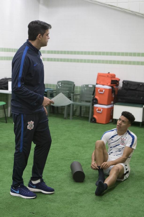 Cuca e Marquinhos Gabriel no vestiário do Couto Pereira
