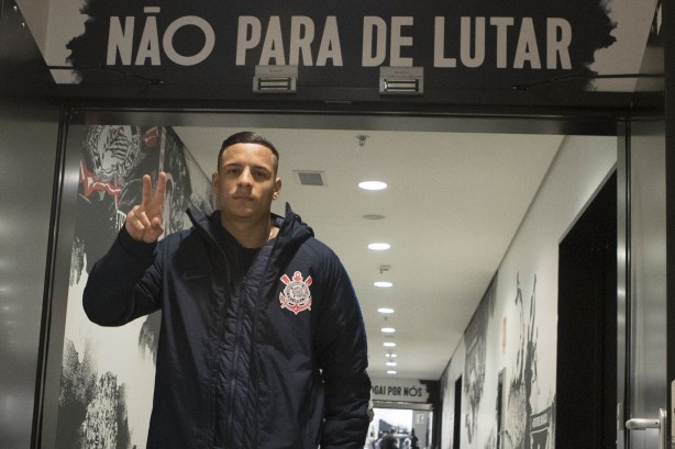 Guilherme Arana chega na Arena para mais um jogo; Dessa vez o adversário é o Bahia