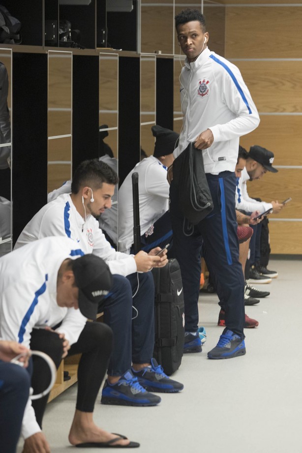 Jô no vestiário da Arena para aguardar o jogo contra o Cruzeiro