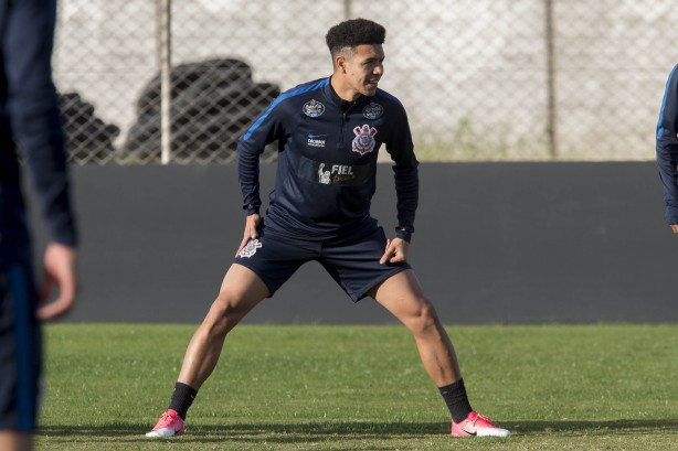 Marquinhos Gabriel não teve lesão constatada e, por isso, treina normalmente