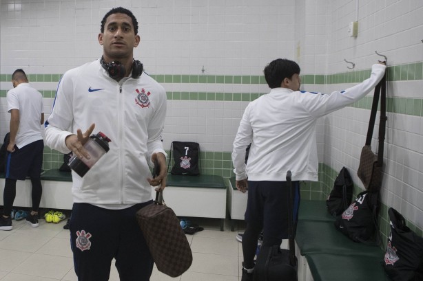 Pablo no vestiário do Couto Pereira para enfrentar o Coritiba, pelo Brasileirão