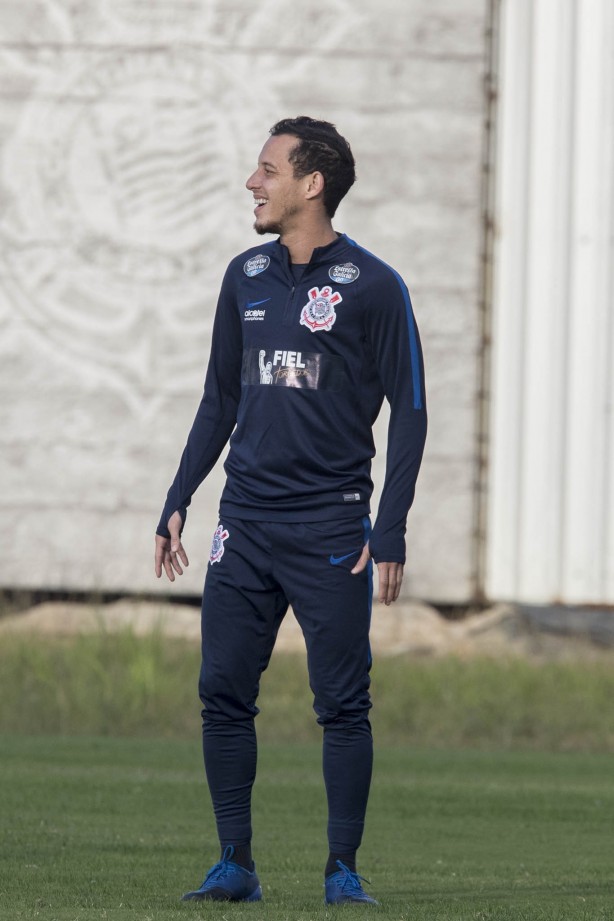 Rodriguinho treina para encarar o Bahia, já nesta quinta-feira