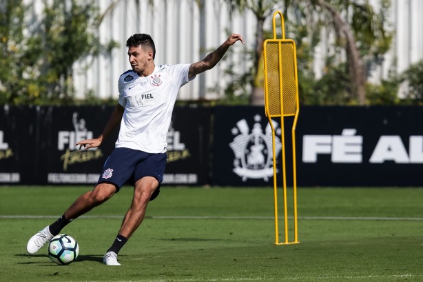 O Corinthians entra em campo neste domingo, s 16h (de Braslia)