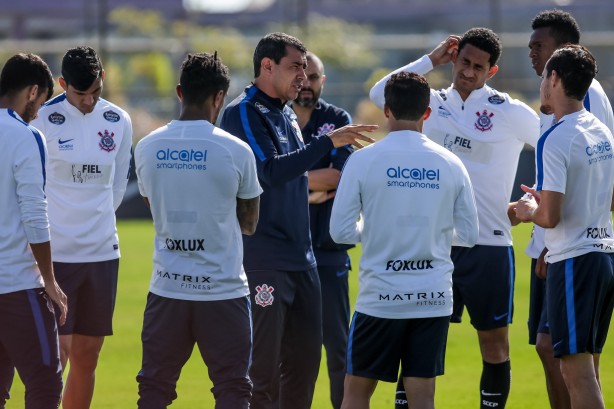 O Timão lidera a tabela do Brasileiro, enquanto o Grêmio segue como vice-líder